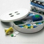 باکس نخ و سوزن و جواهرات فانتزی طرح دکمه